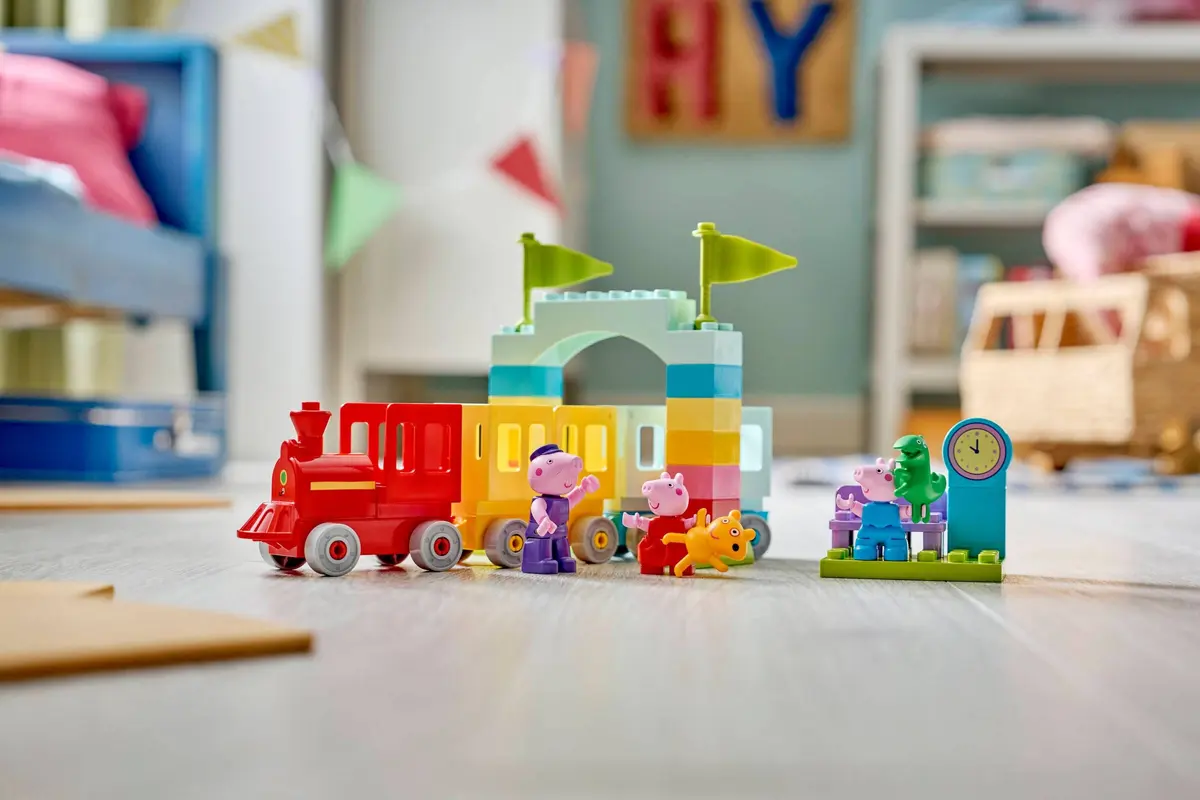 LEGO DUPLO 10466 Train Ride with Grandpa Pig set, image 6