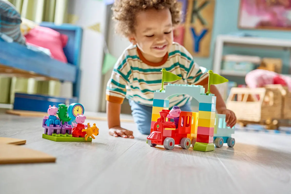 LEGO DUPLO 10466 Train Ride with Grandpa Pig set, image 7