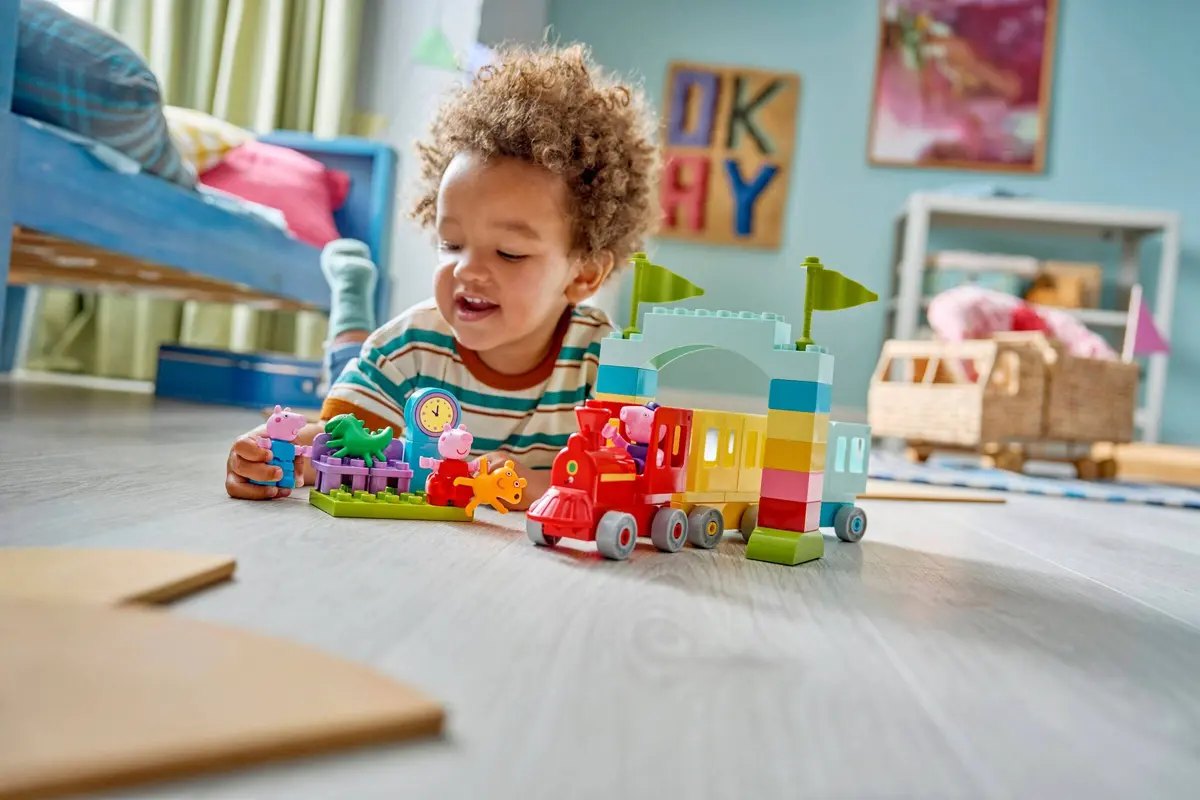LEGO DUPLO 10466 Train Ride with Grandpa Pig set, image 5