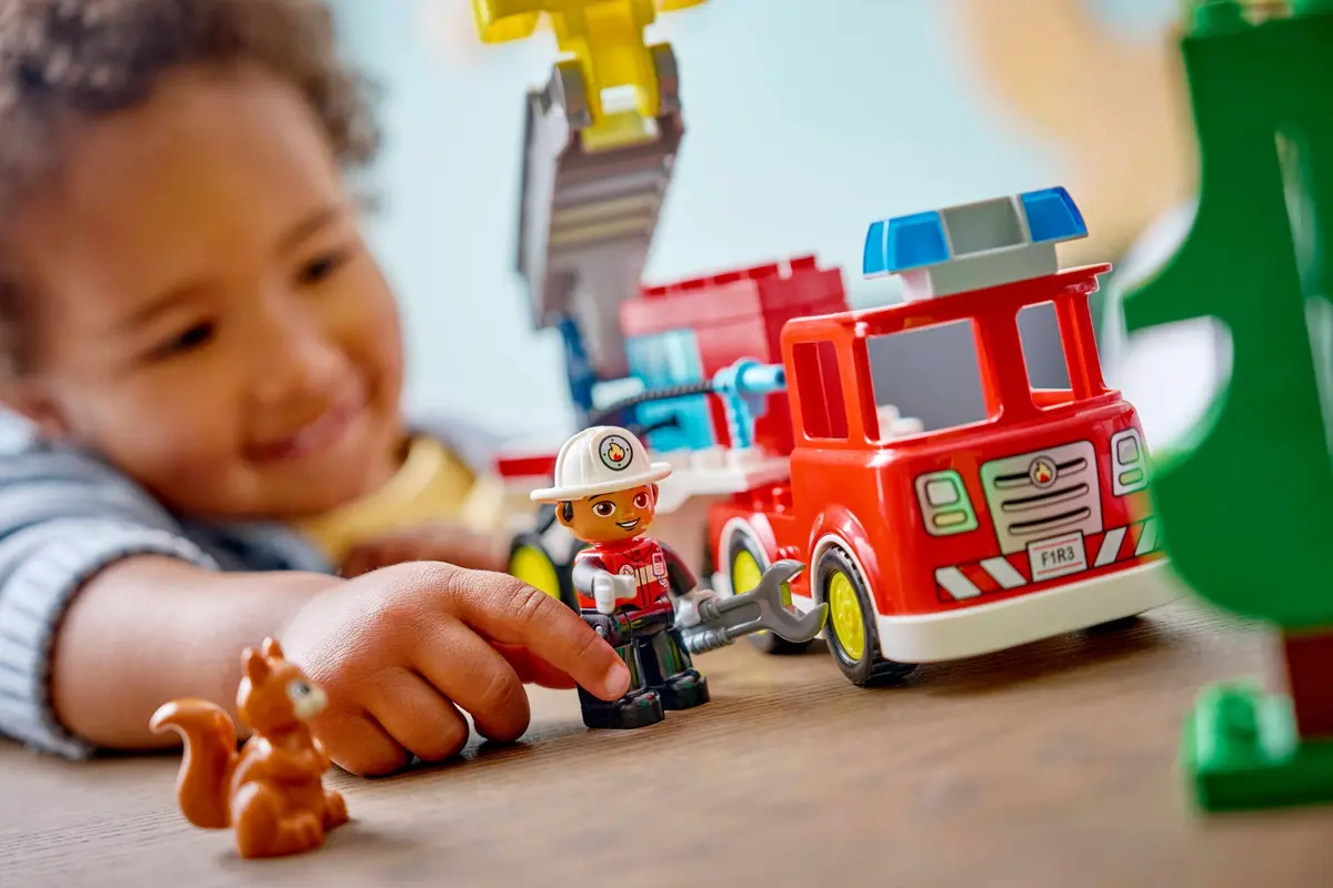 LEGO DUPLO 10473 Fire Truck with Hose and Firefighter set, image 5