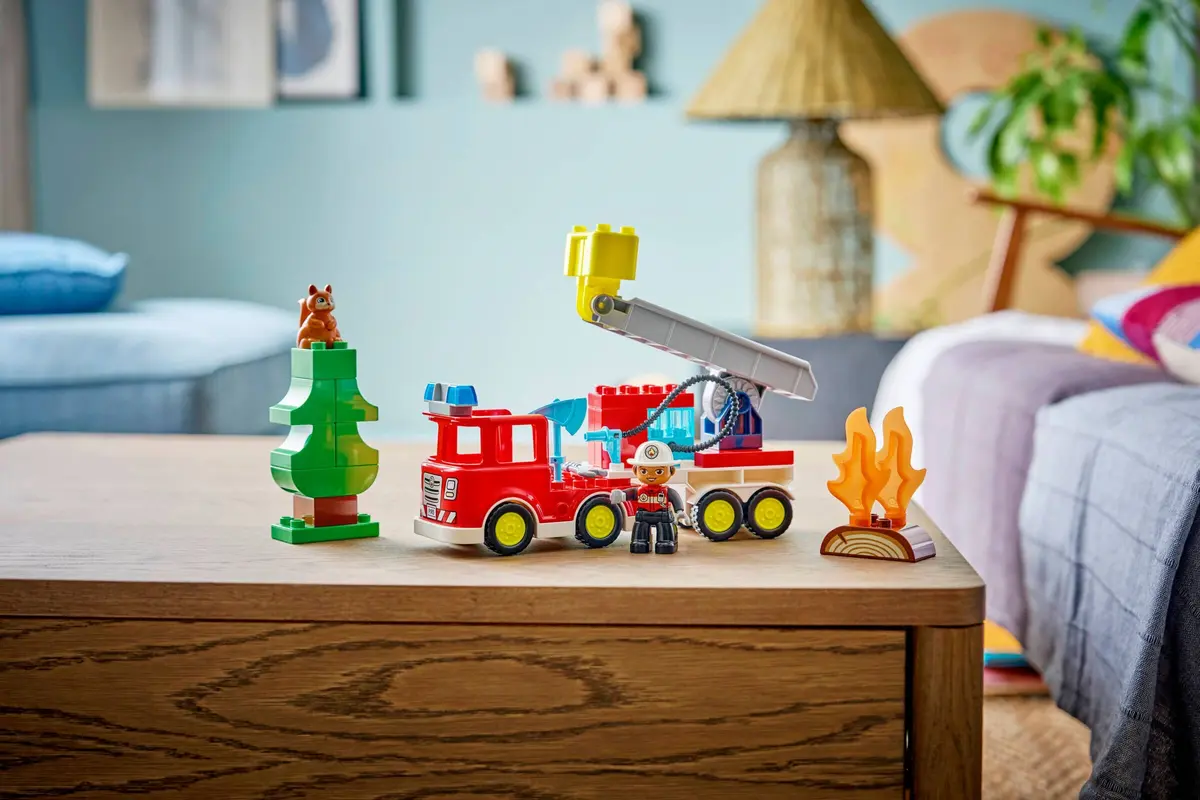 LEGO DUPLO 10473 Fire Truck with Hose and Firefighter set, image 7