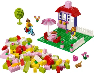 LEGO Bricks and More 10660 LEGO Pink Suitcase set