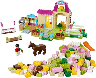 LEGO Juniors 10674 Pony Farm set