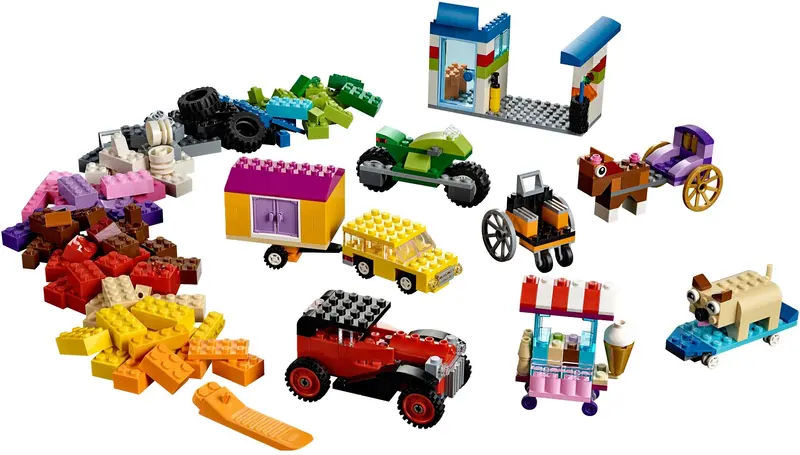 LEGO Classic 10715 Bricks on a Roll set