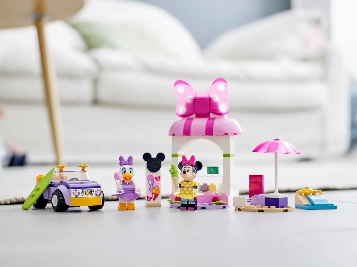 LEGO Disney 10773 Minnie Mouse's Ice Cream Shop set, image 3