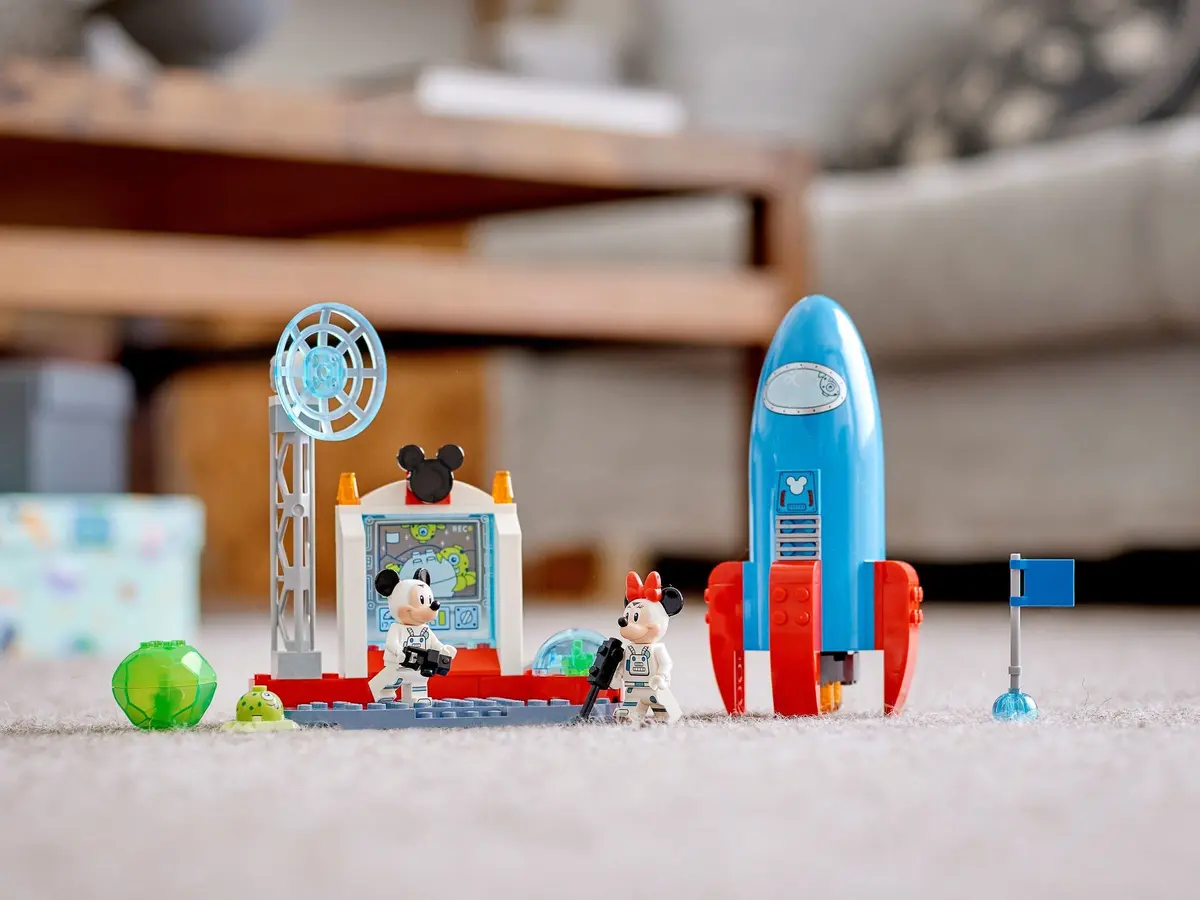 LEGO Disney 10774 Mickey Mouse & Minnie Mouse's Space Rocket set, image 3