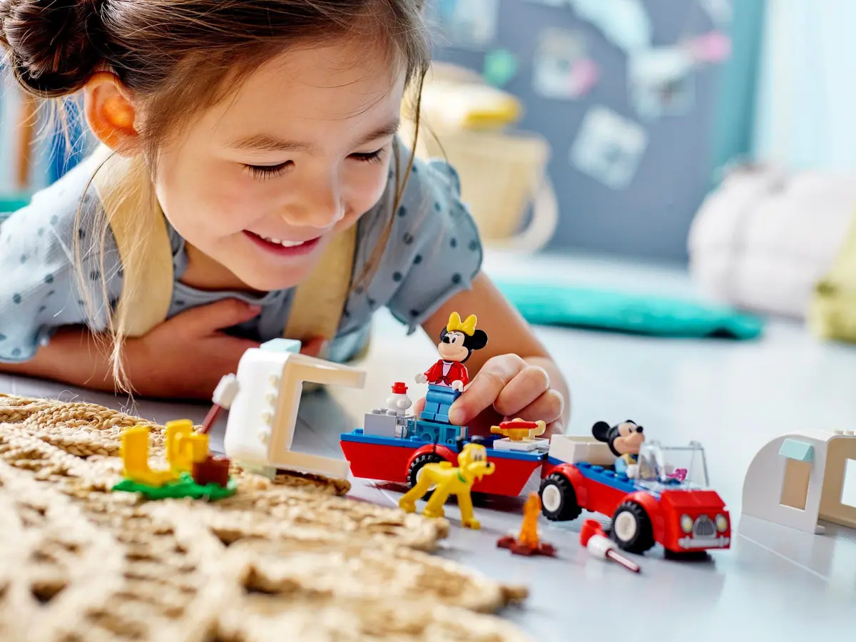 LEGO Disney 10777 Mickey and Minnie's Camping Trip set, image 8