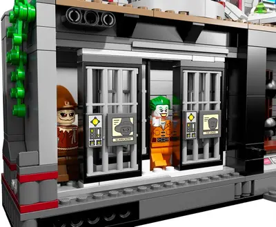 LEGO DC Comics Super Heroes 10937 Batman: Arkham Asylum Breakout set, image 9