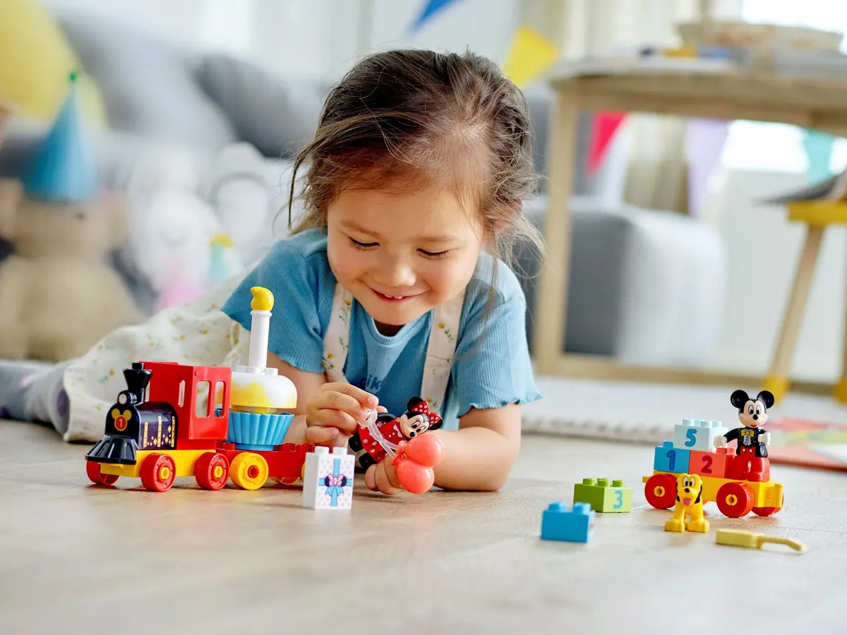 LEGO DUPLO 10941 Mickey & Minnie Birthday Train set, image 12