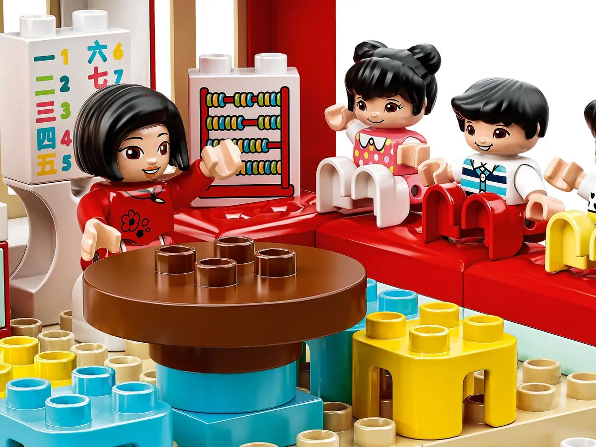 LEGO DUPLO 10943 Happy Childhood Moments set, image 2