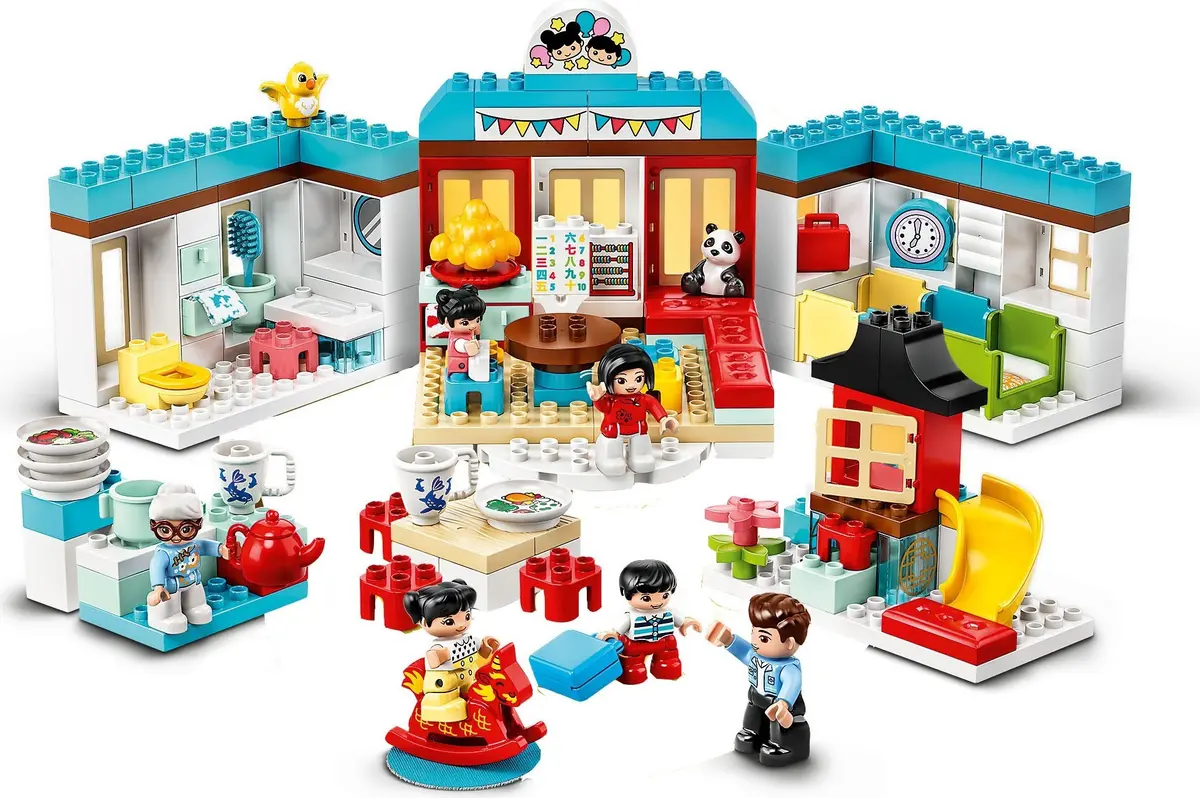 LEGO DUPLO 10943 Happy Childhood Moments set, image 14