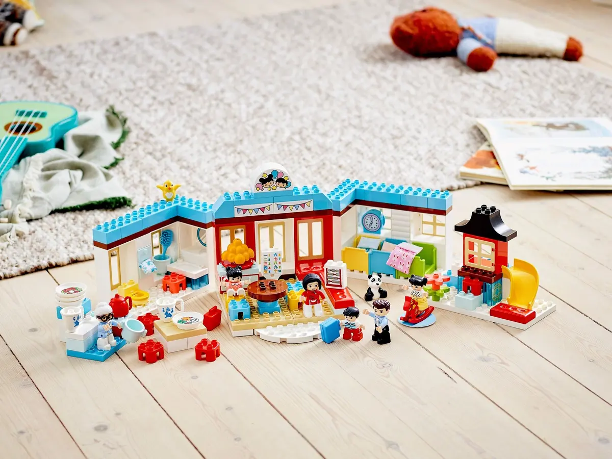 LEGO DUPLO 10943 Happy Childhood Moments set, image 4