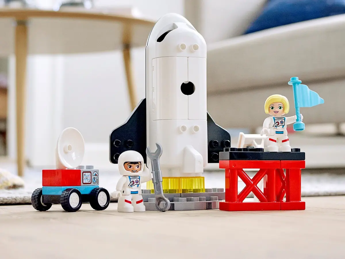 LEGO DUPLO 10944 Space Shuttle Mission set, image 3