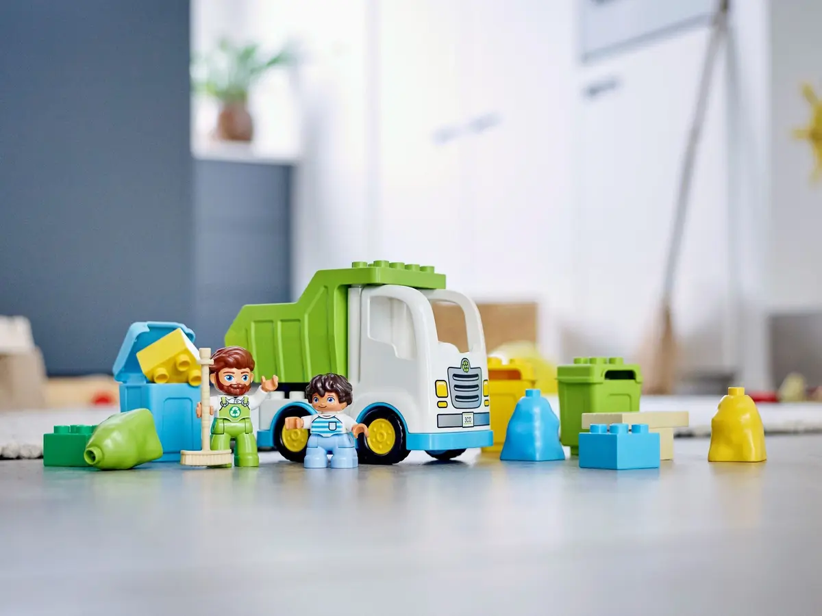 LEGO DUPLO 10945 Garbage Truck and Recycling set, image 6