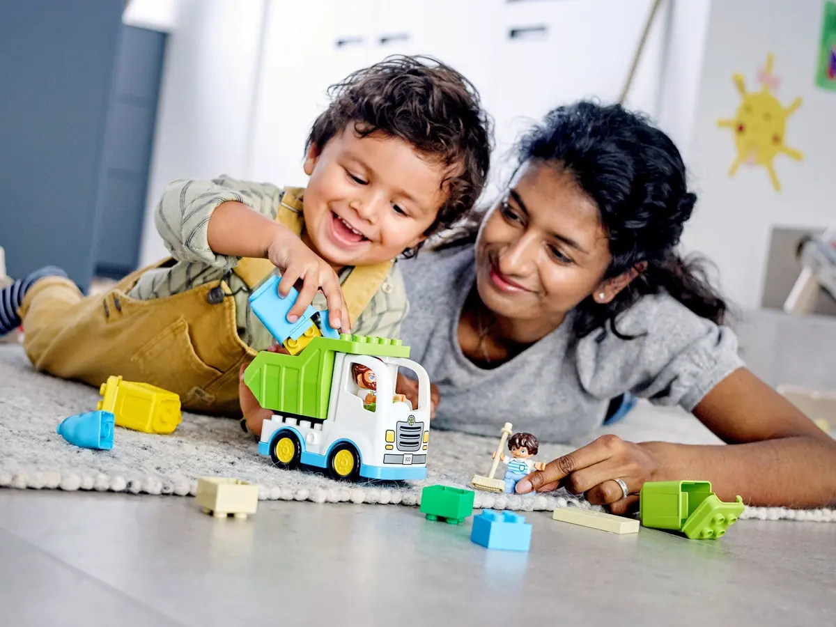 LEGO DUPLO 10945 Garbage Truck and Recycling set, image 5