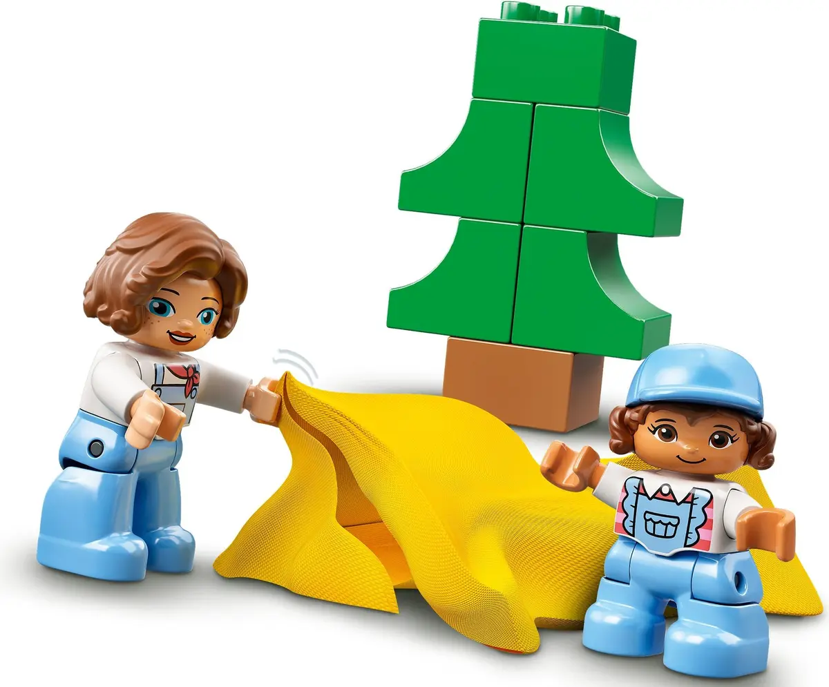 LEGO DUPLO 10946 Family Camping Van Adventure set, image 9