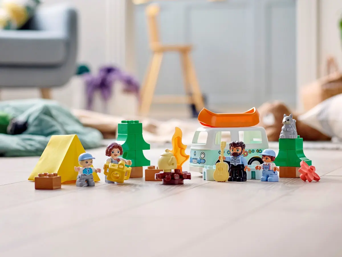 LEGO DUPLO 10946 Family Camping Van Adventure set, image 6