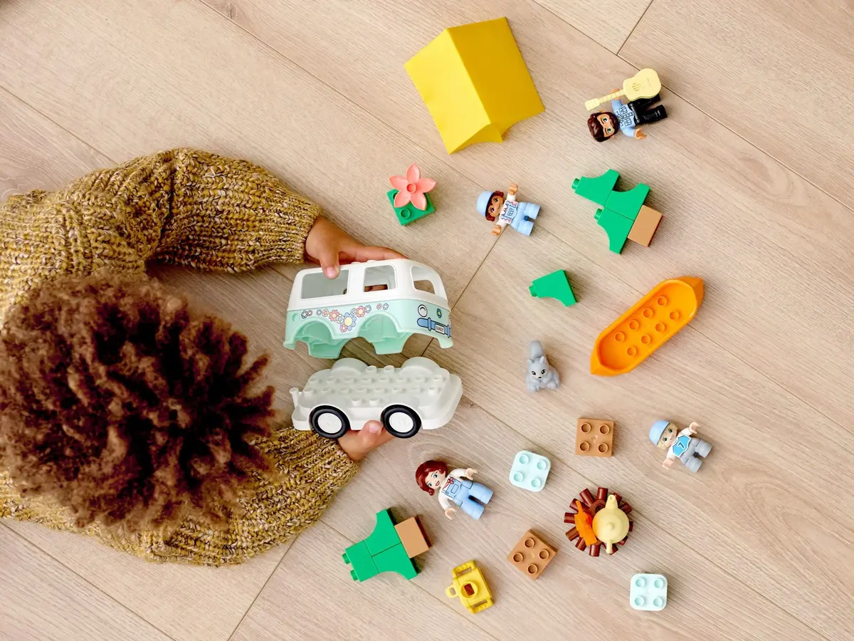 LEGO DUPLO 10946 Family Camping Van Adventure set, image 4