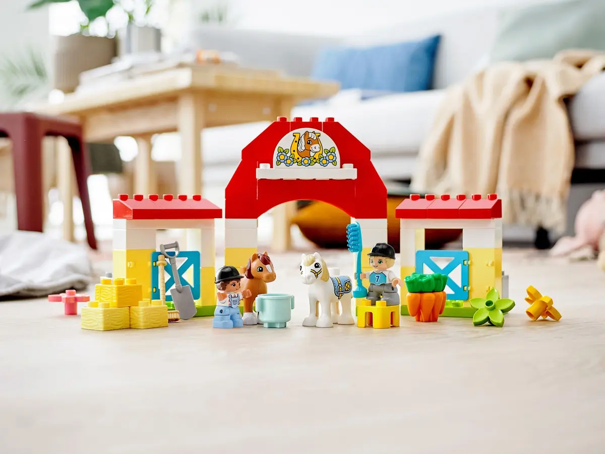 LEGO DUPLO 10951 Horse Stable and Pony Care set, image 4