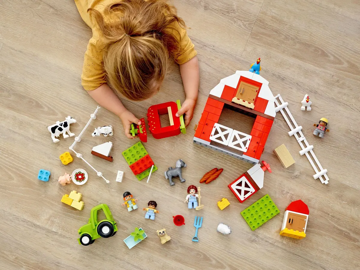 LEGO DUPLO 10952 Barn, Tractor & Farm Animal Care set, image 3