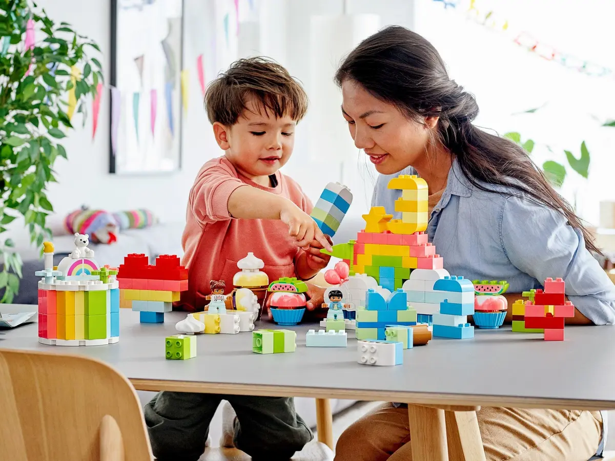 LEGO DUPLO 10958 Creative Birthday Party set, image 5