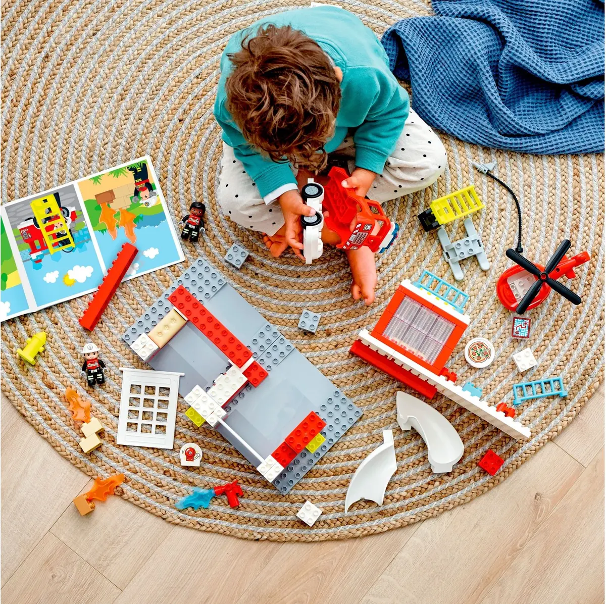 LEGO DUPLO 10970 Fire Station & Helicopter set, image 3