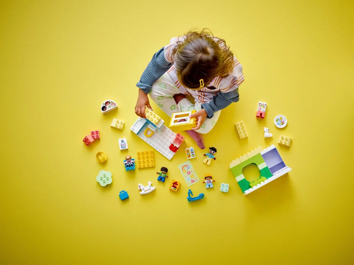 LEGO DUPLO 10992 Life at the Day-Care Centre set, image 7