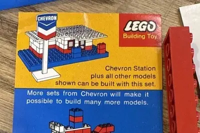 LEGO Samsonite 110 Chevron Promotion Set set, image 2