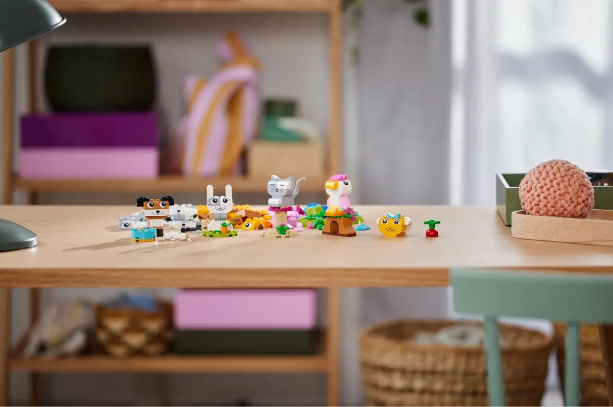 LEGO Classic 11034 Creative Pets set, image 6