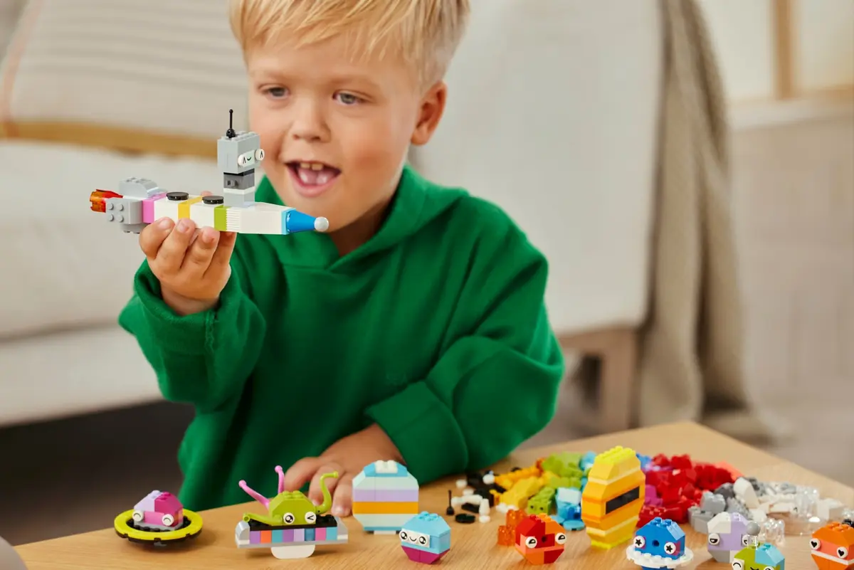 LEGO Classic 11037 Creative Space Planets set, image 6
