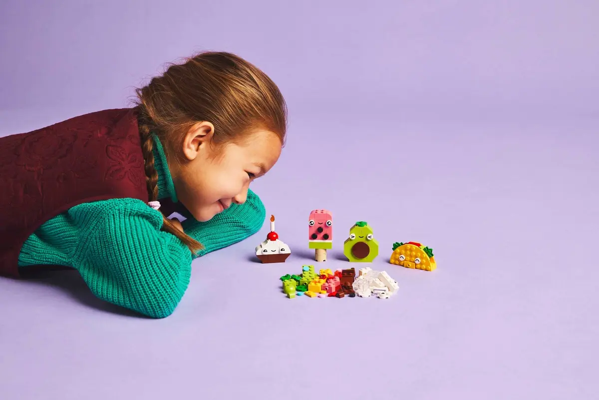 LEGO Classic 11039 Creative Food Friends set, image 5