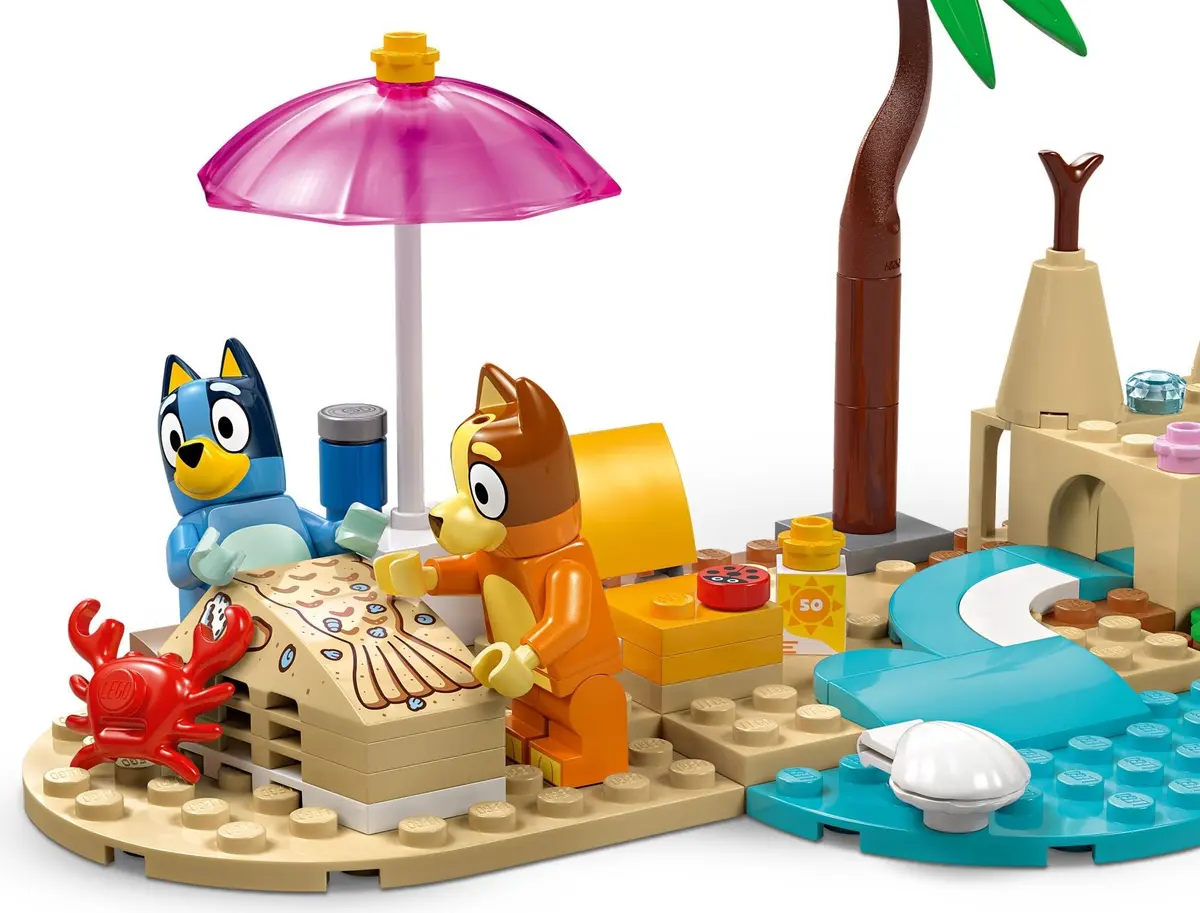 LEGO Bluey 11202 Bluey's Beach & Family Car Trip set, image 12