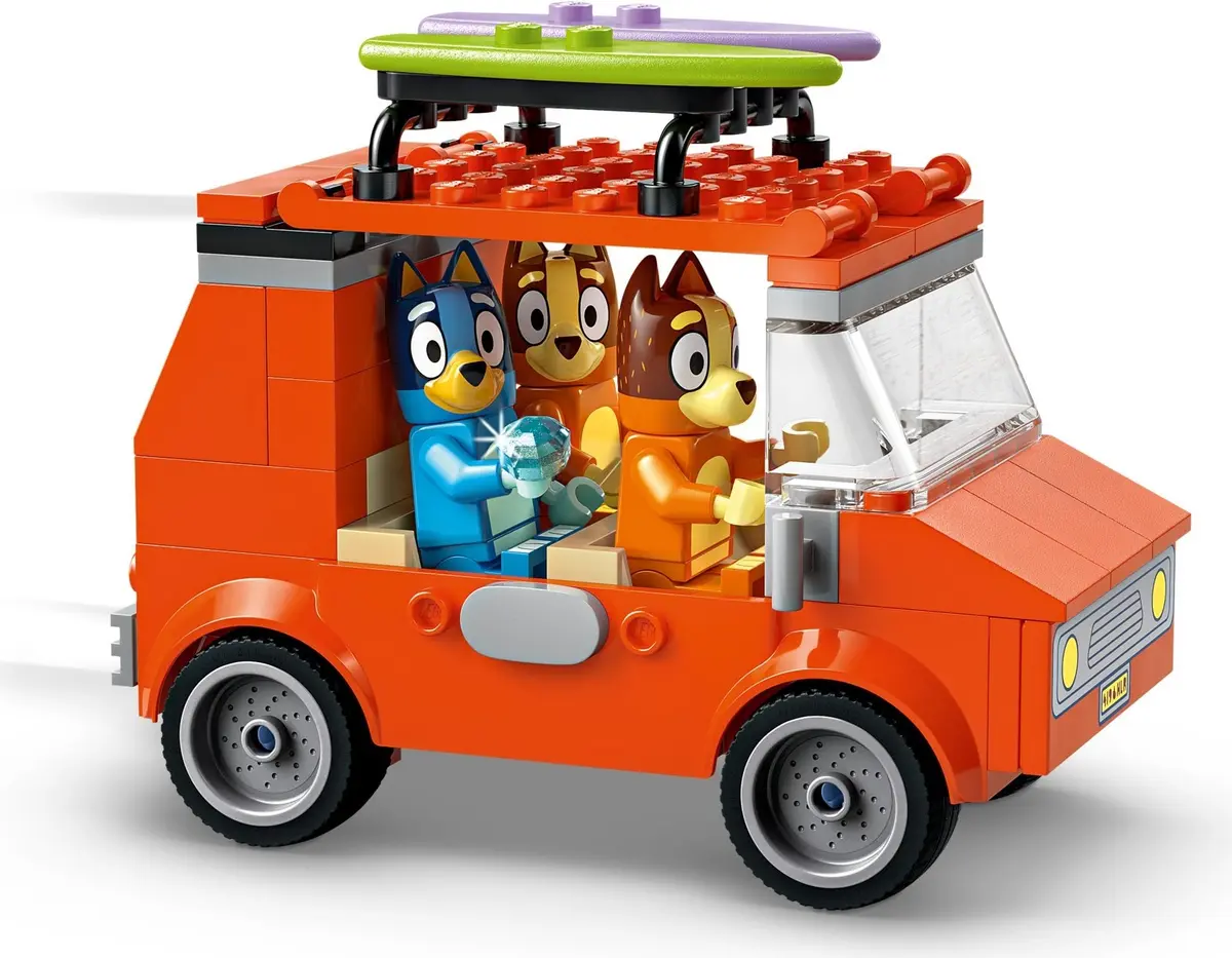 LEGO Bluey 11202 Bluey's Beach & Family Car Trip set, image 11