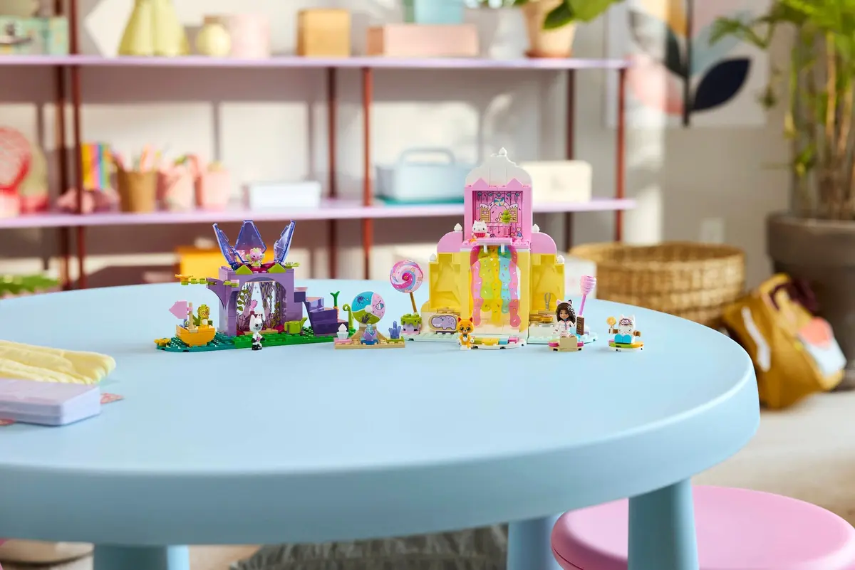 LEGO Gabby's Dollhouse 11205 Sweet Treat Mountain & Kitty Garden set, image 7