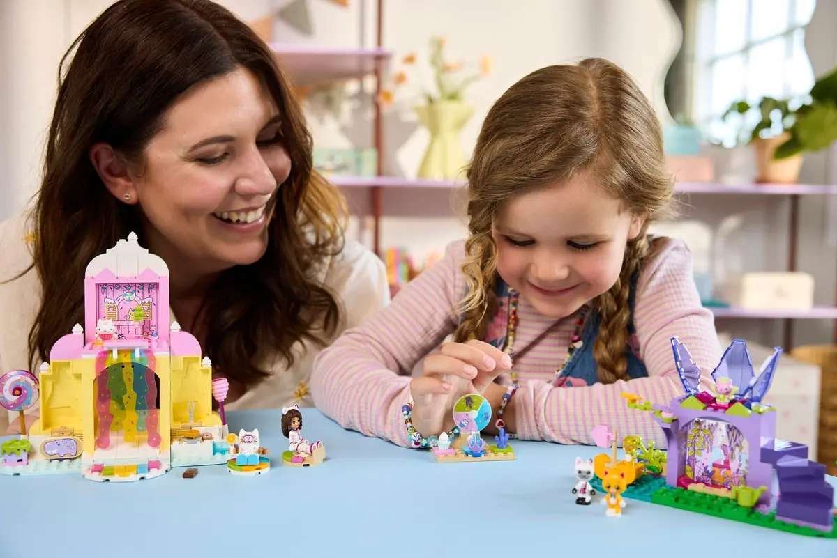 LEGO Gabby's Dollhouse 11205 Sweet Treat Mountain & Kitty Garden set, image 5