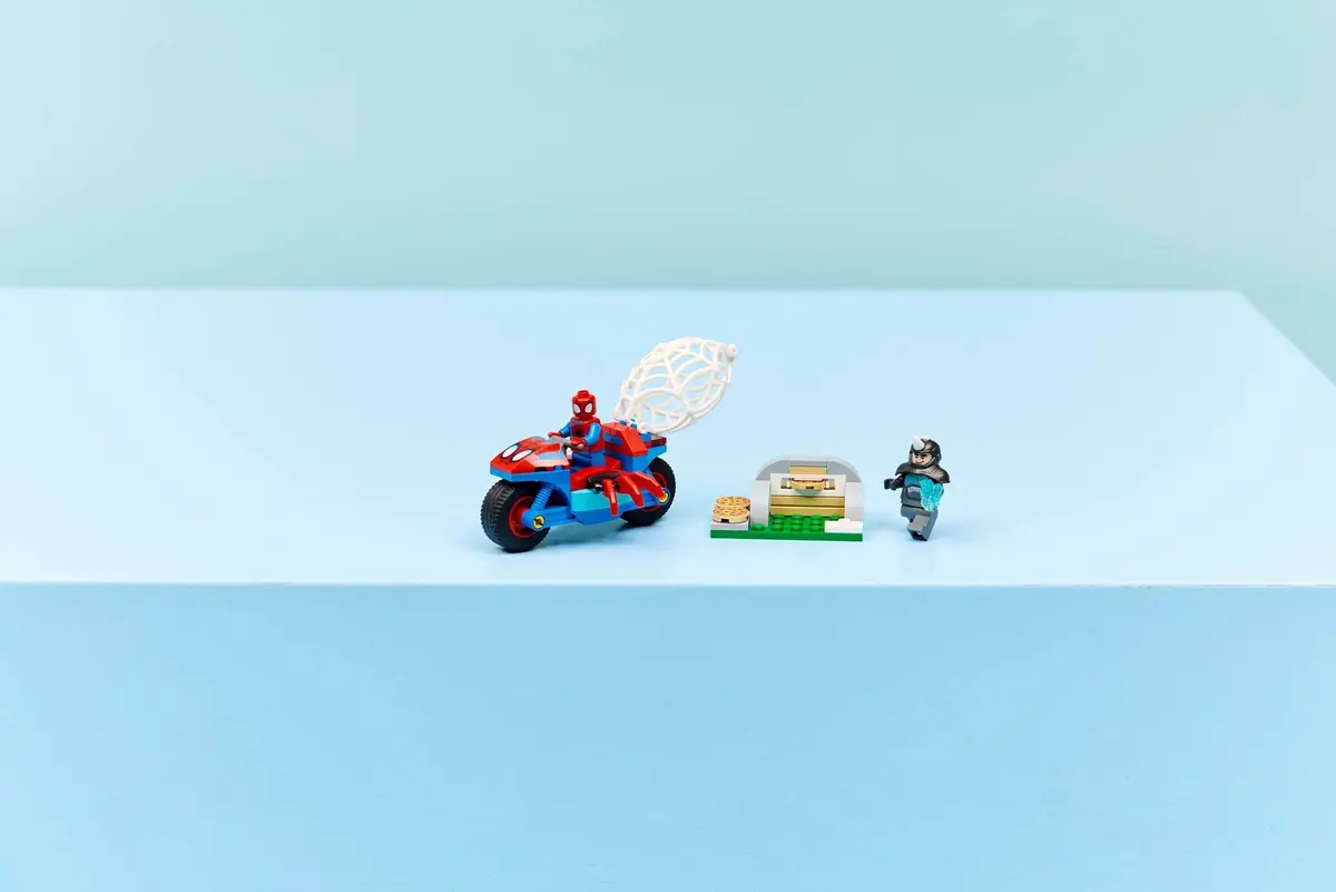 LEGO Marvel Super Heroes 11206 Spidey on his Motorcycle vs. Rhino set, image 10