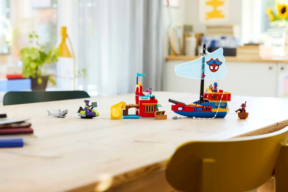 LEGO Marvel Super Heroes 11208 Team Spidey Pirate Ship set, image 11