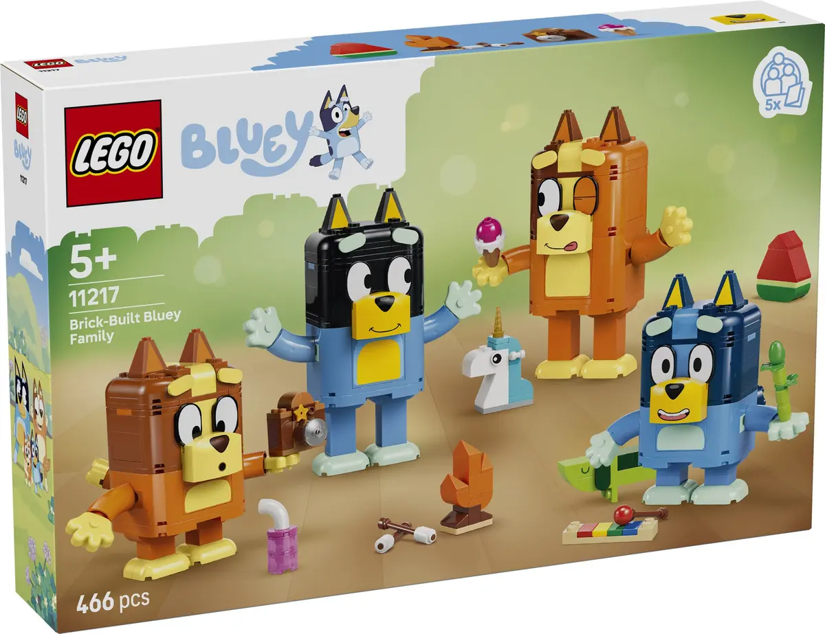 LEGO Bluey 11217 Brick-Built Bluey Family set, image 2