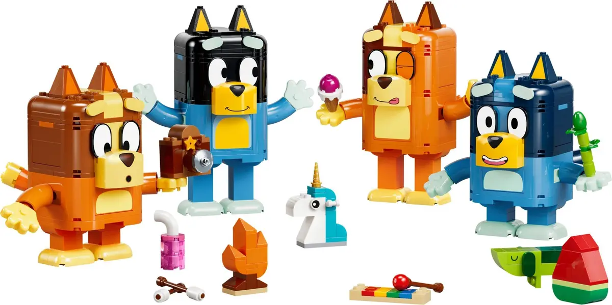 LEGO Bluey 11217 Brick-Built Bluey Family set, image 8