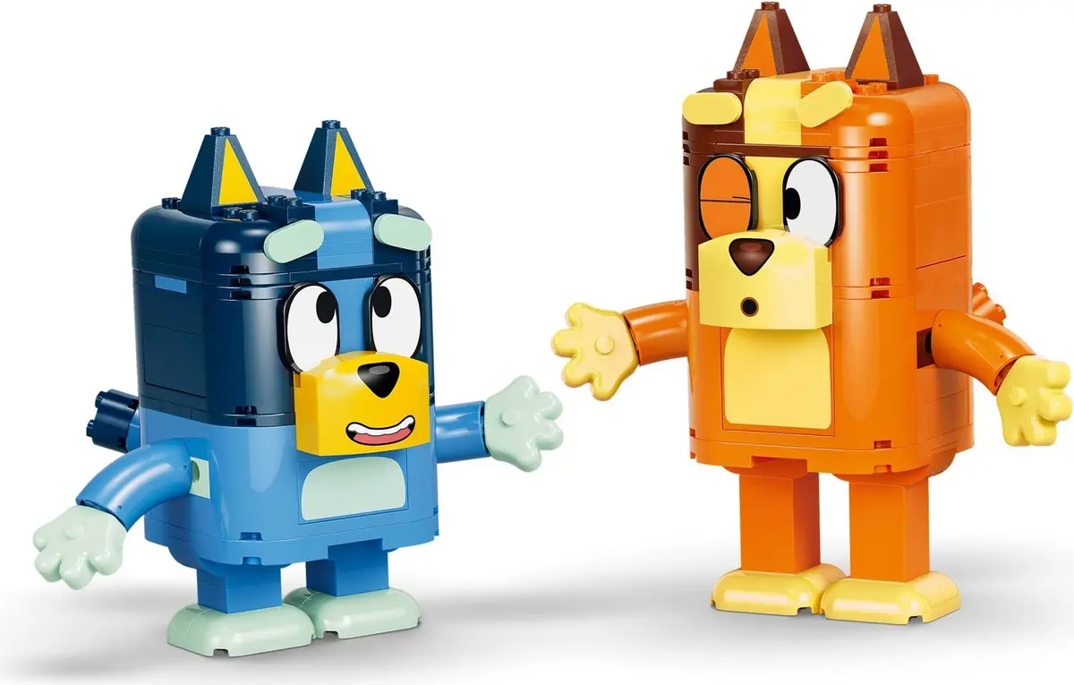 LEGO Bluey 11217 Brick-Built Bluey Family set, image 10