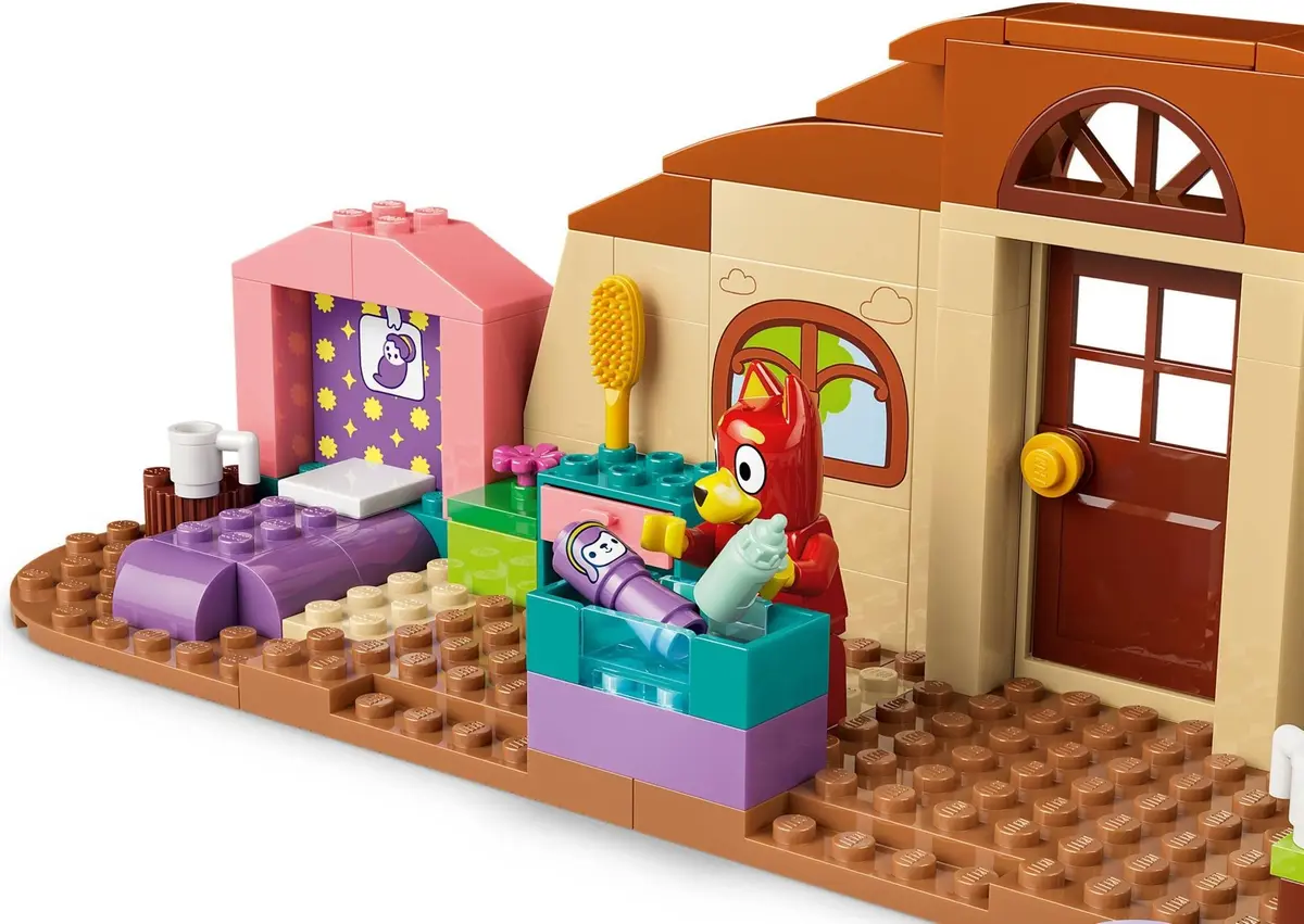 LEGO Bluey 11221 School with Rusty and Bluey set, image 14