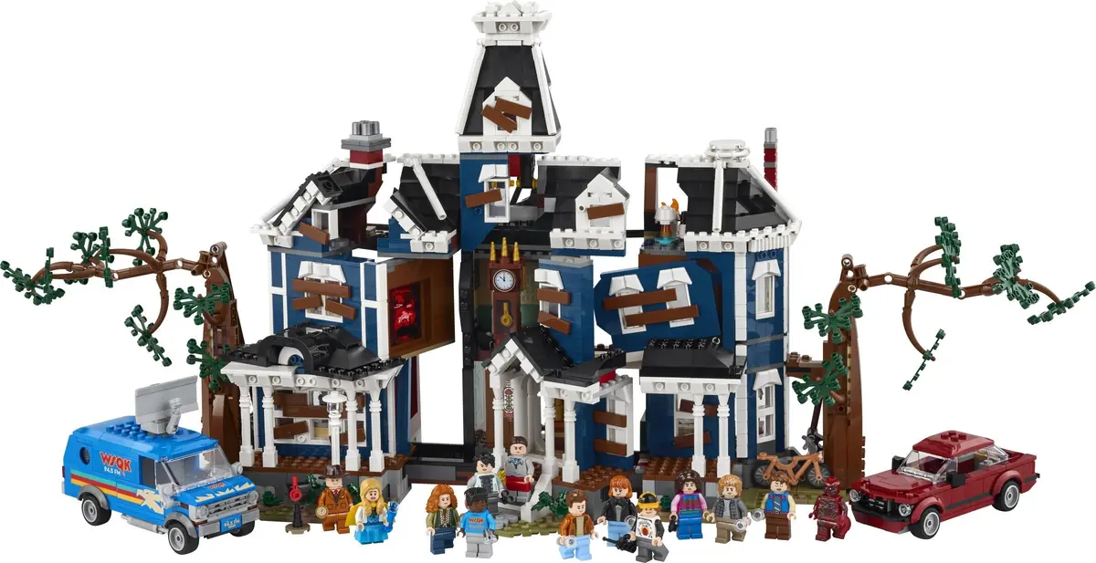 LEGO Icons 11370 Stranger Things: The Creel House set