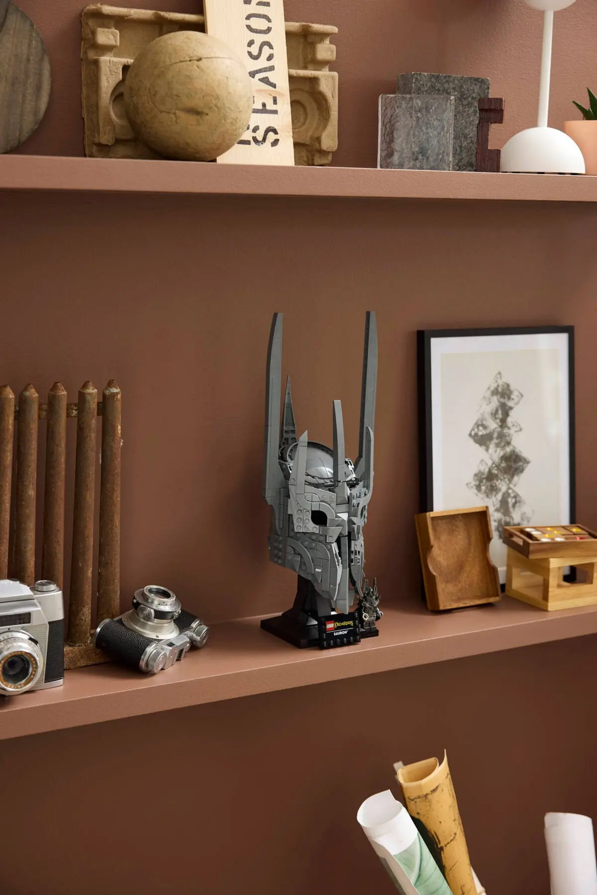 LEGO Icons 11373 The Lord of the Rings: Sauron's Helmet set, image 10