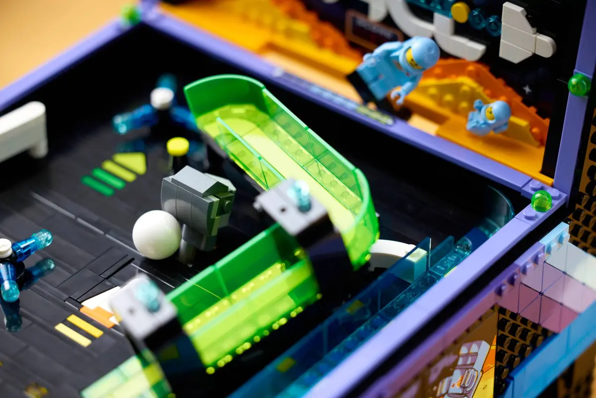 LEGO Icons 11374 Arcade Pinball Machine set, image 7