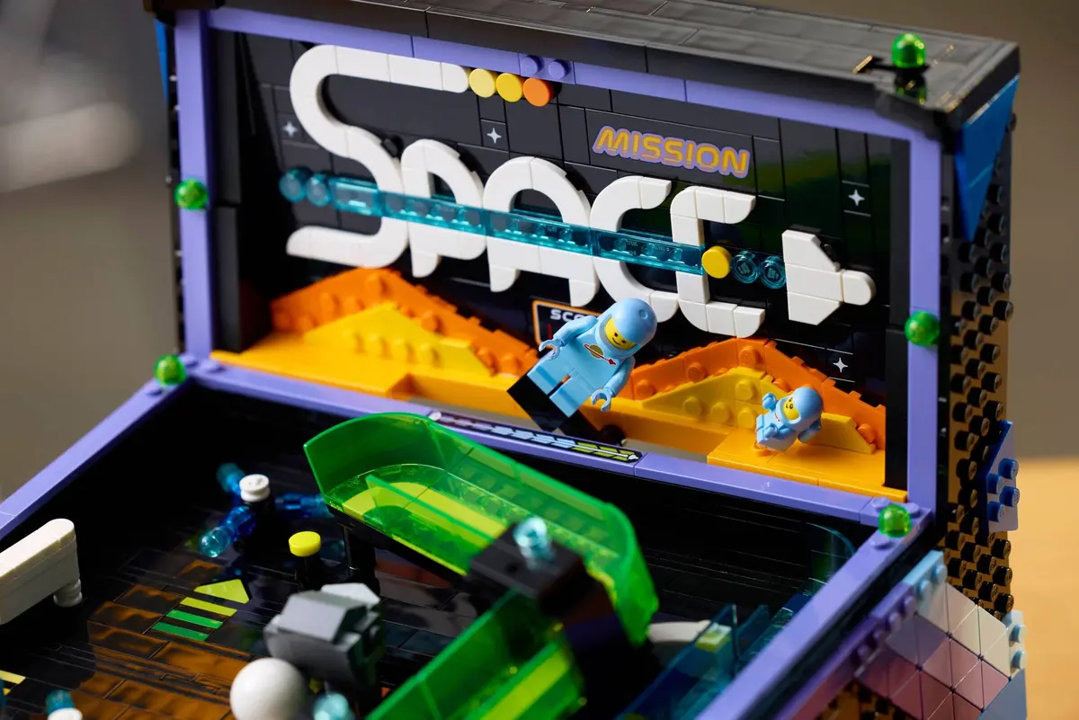 LEGO Icons 11374 Arcade Pinball Machine set, image 6