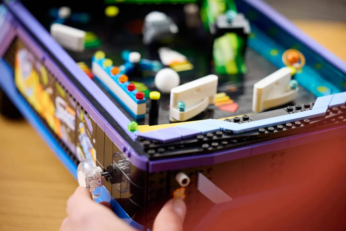 LEGO Icons 11374 Arcade Pinball Machine set, image 9