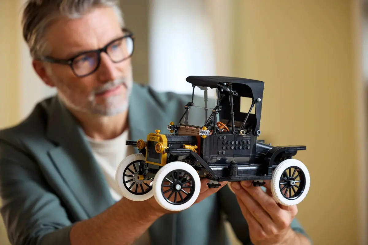 LEGO Icons 11376 Ford Model T set, image 11