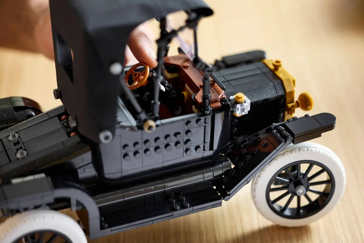 LEGO Icons 11376 Ford Model T set, image 9