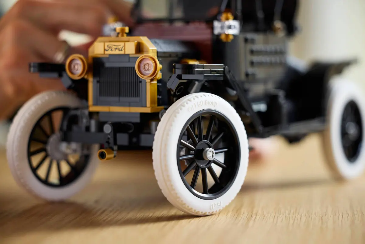LEGO Icons 11376 Ford Model T set, image 8