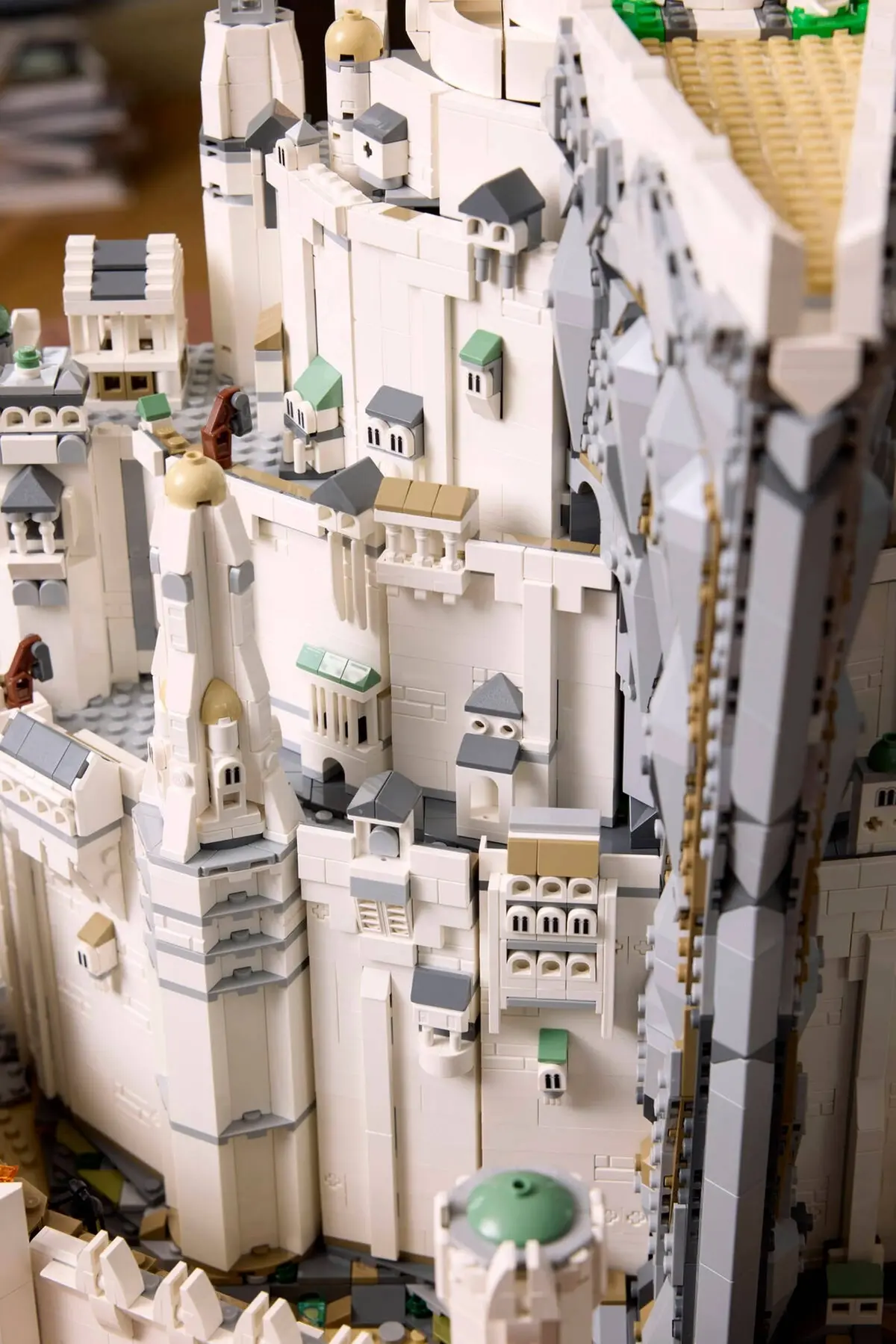 LEGO Icons 11377 The Lord of the Rings: Minas Tirith set, image 12